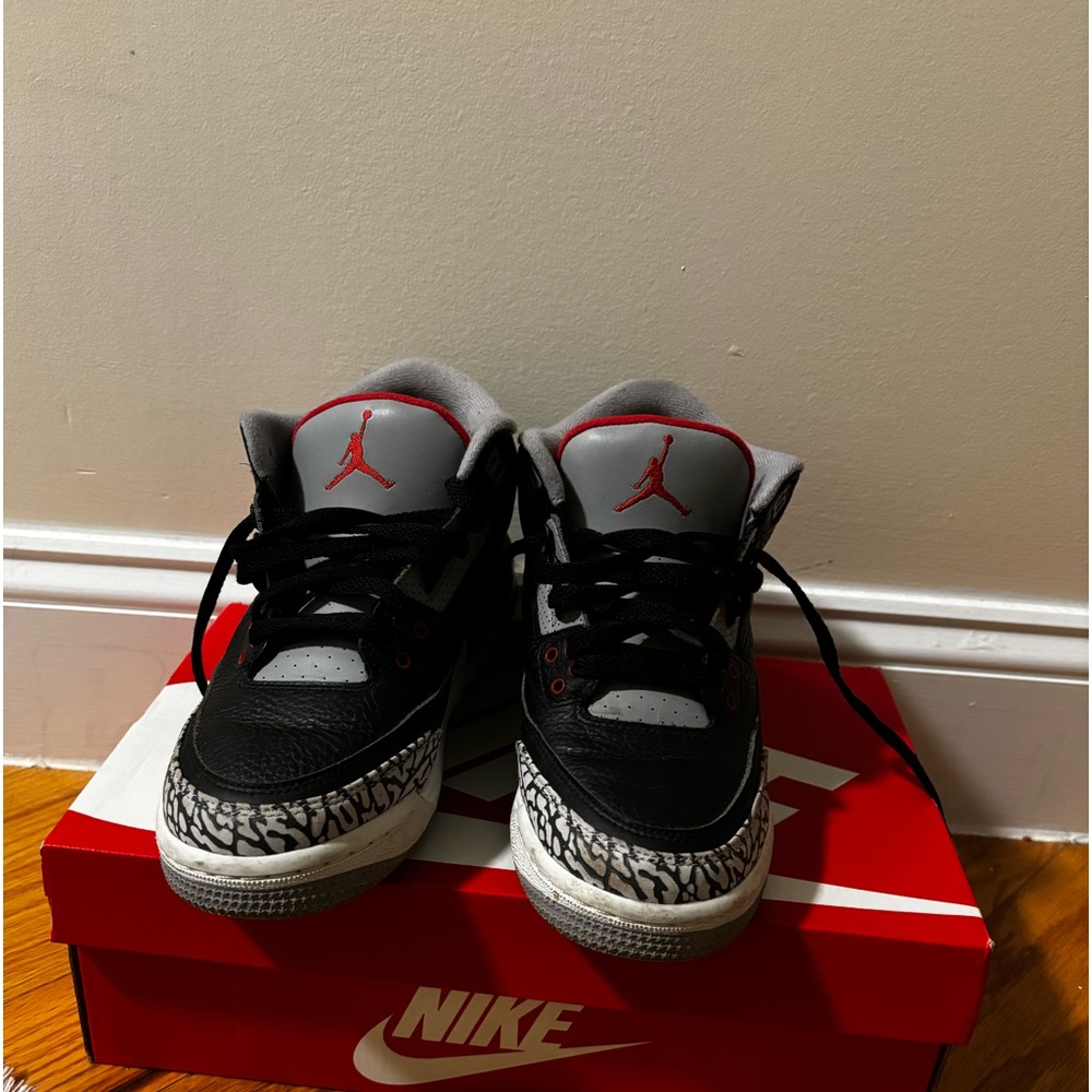 Jordan 3s (cements) Size youth 7